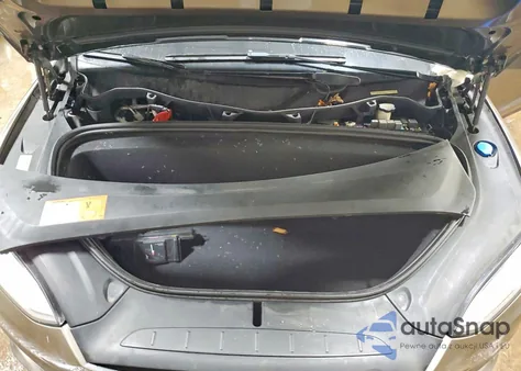 2016 Tesla Model X z USA, uszkodzony, nr VIN 5YJXCAE21GF005368